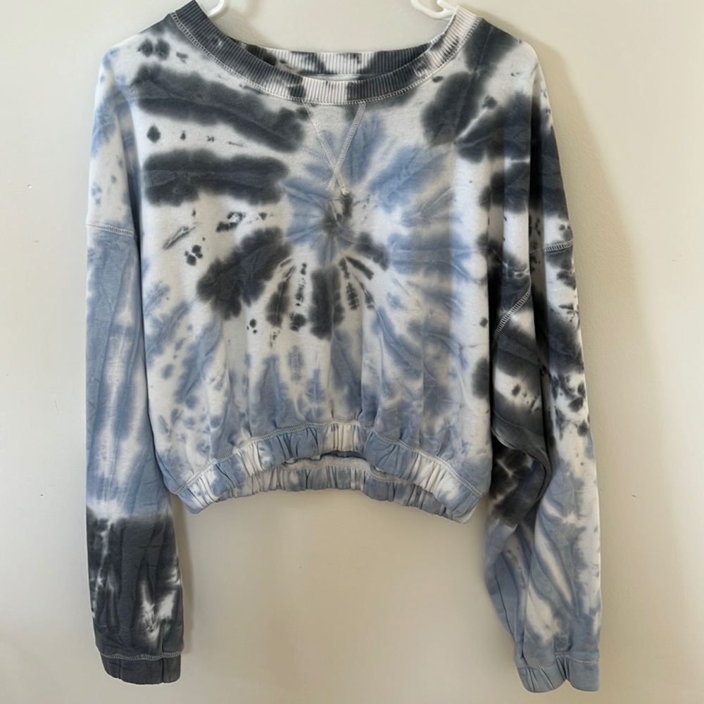 Aeropostale Blue and Grey tied dyed cropped sweatshirt